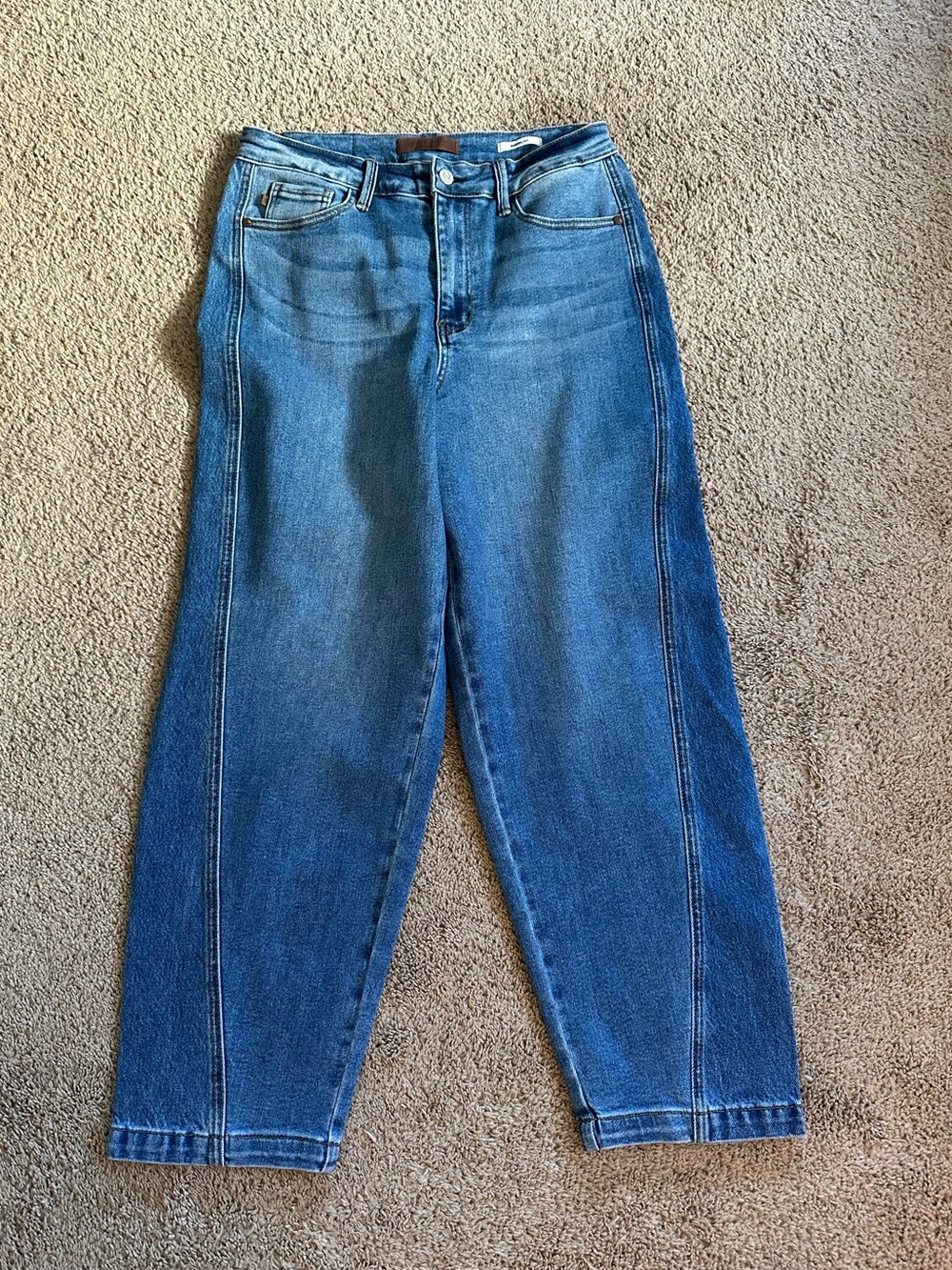Judy Blue Medium Wash Barrel Jeans.